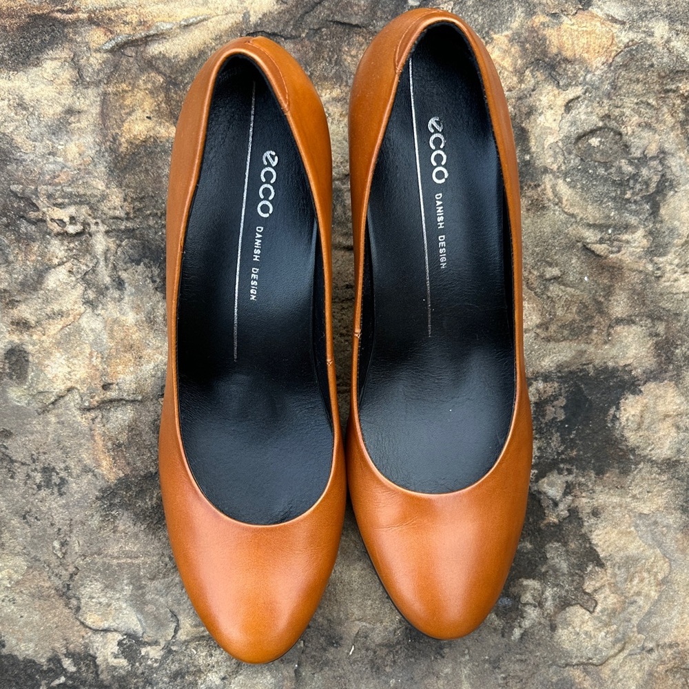 ECCO Women's Tan Leather Heels pump - Picture 5 of 9